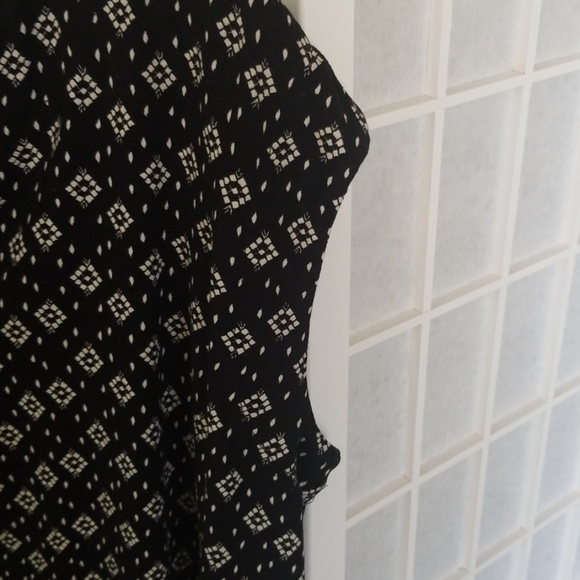 Universal Thread Top - Picture 4 of 7